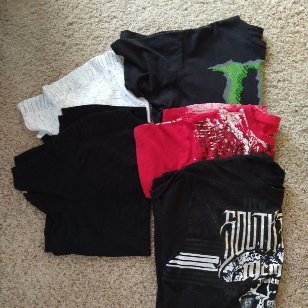 5 Men's t-shirts size XL